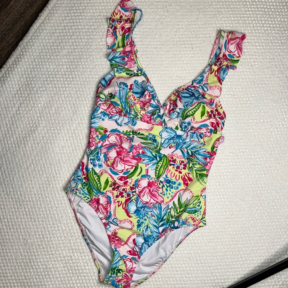 💕🤩 Stella Parker: Ruffle Maillot V-Neck One-Piece Swimsuit🤩💕